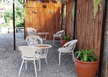 A&J語言學校戶外涼亭