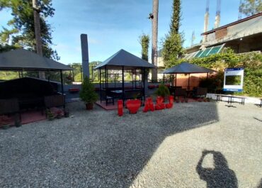 A&J語言學校戶外涼亭