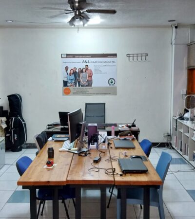 A&J語言學校辦公室